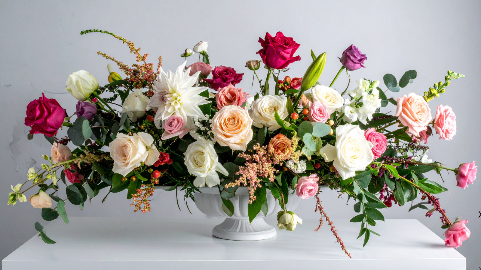 Cut flower arrangement