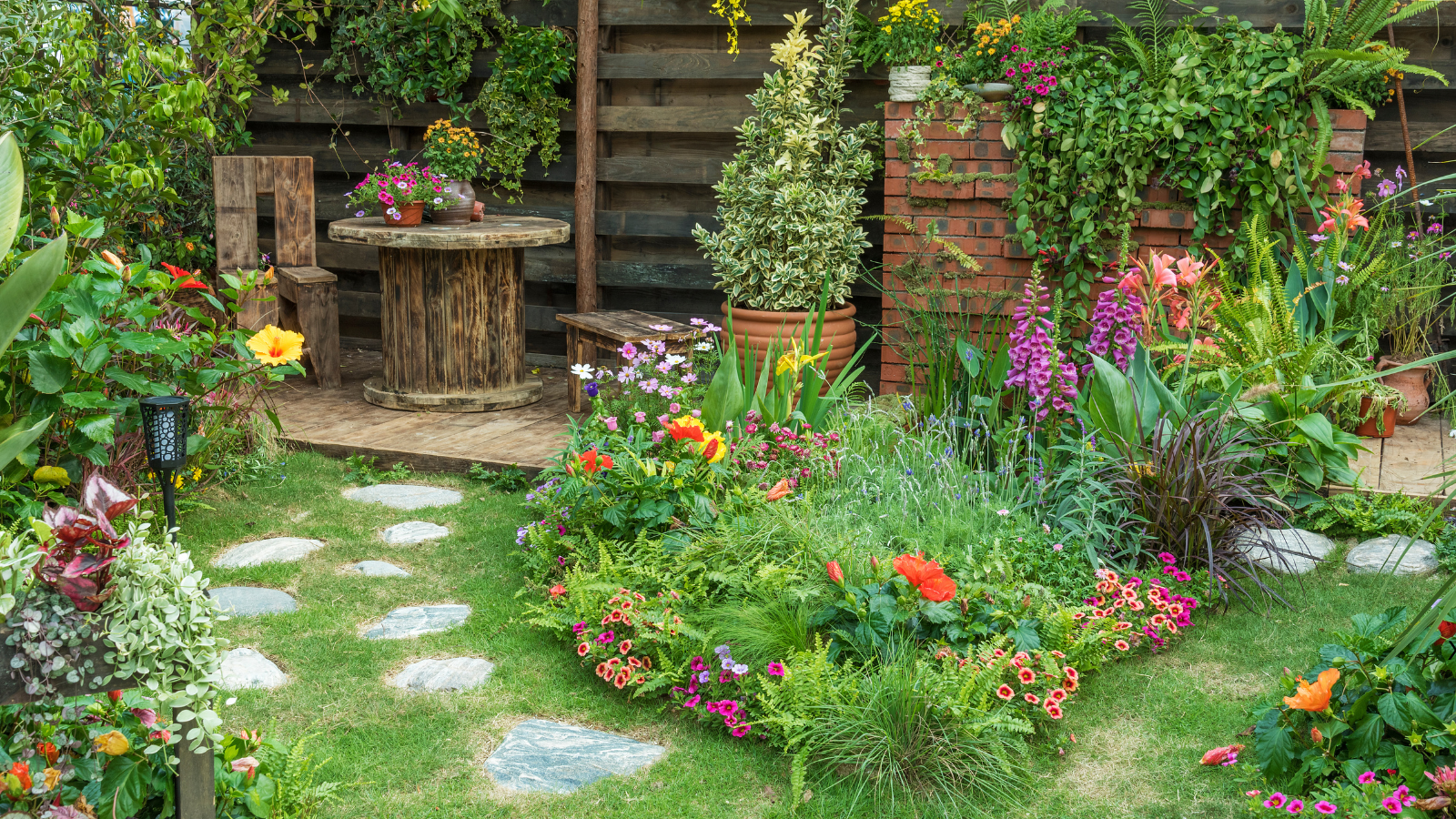 Creative flower container display